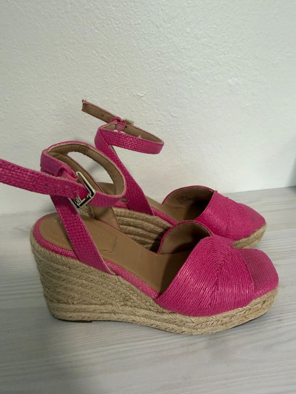 💖 Fuchsia Espadrille Wedges 💖